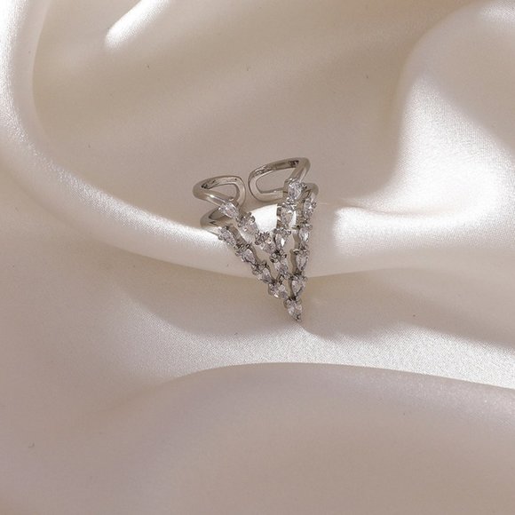 Bling Pointed Rhinestone Adjustable Crystal Ring - Picture 3 of 3